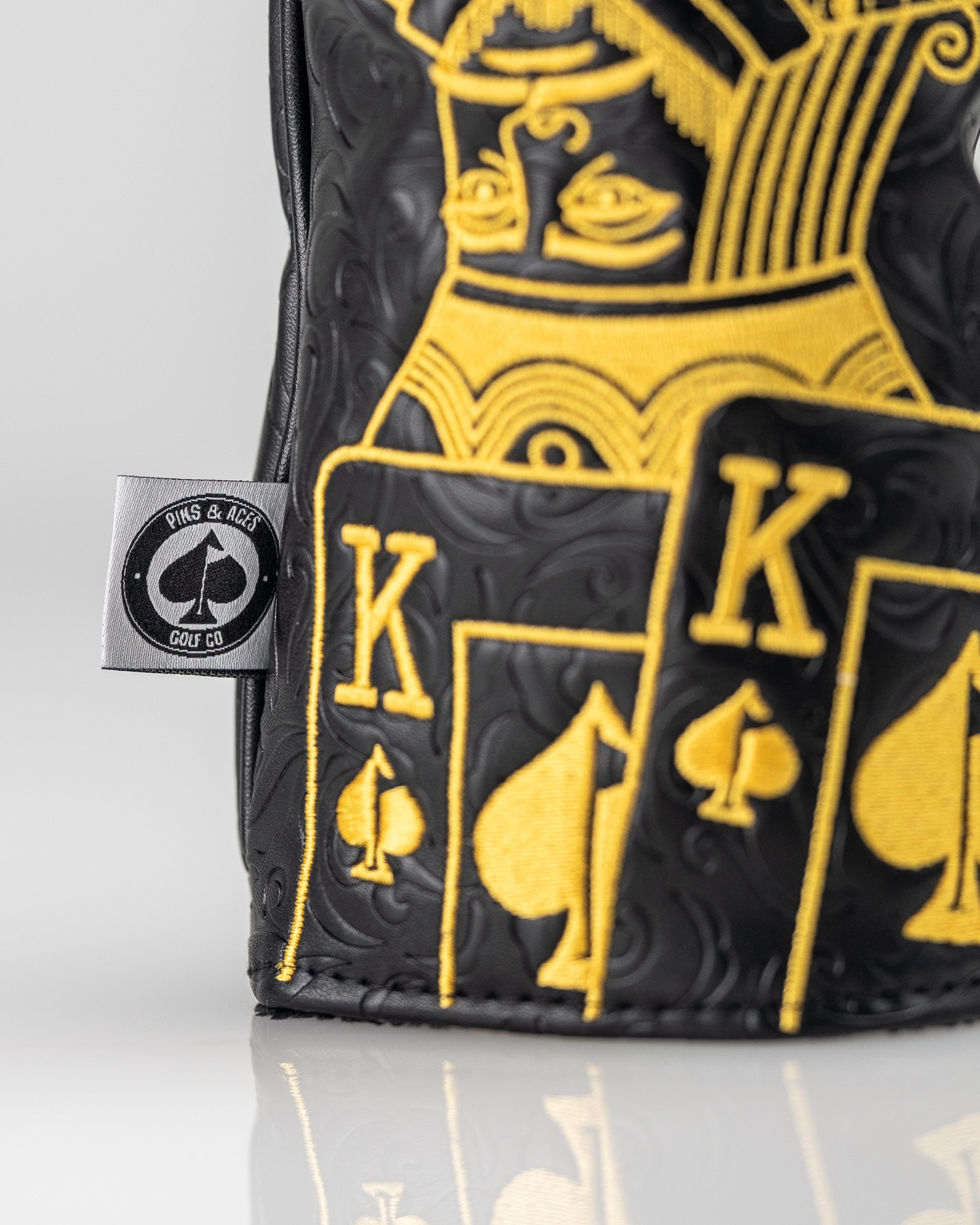 Rey de Espadas Negro/Dorado - Funda para Driver