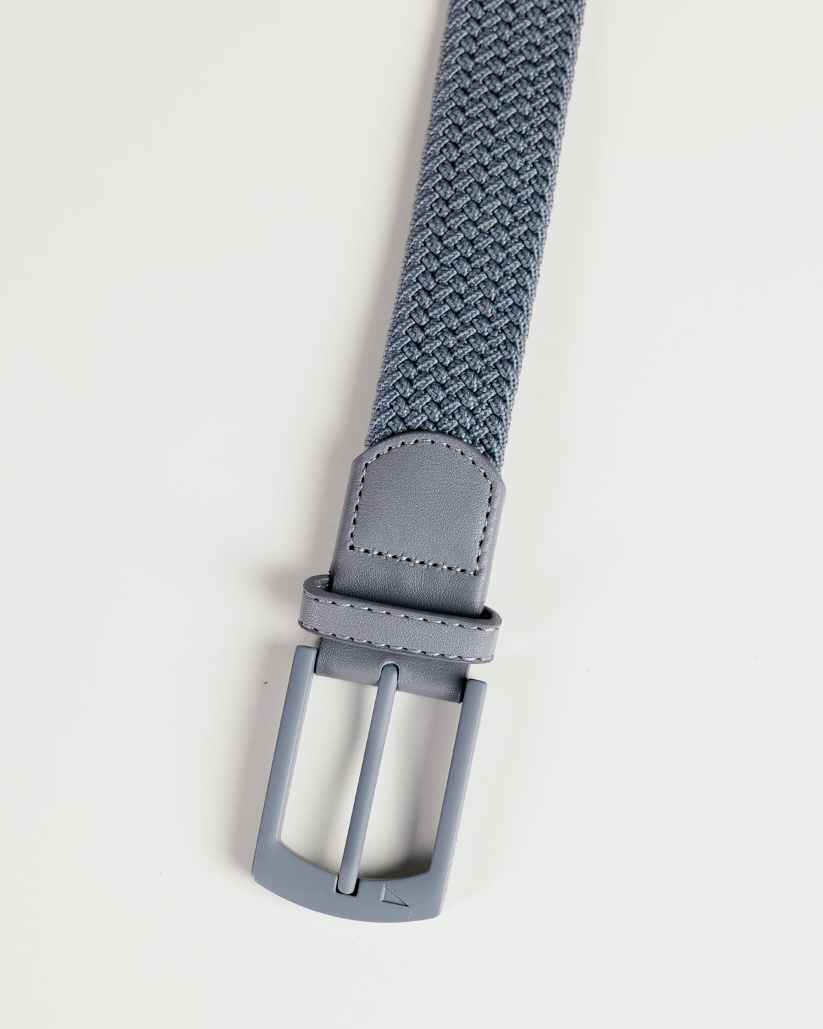 Primo Braided Golf Belt Gray — buckle logo stamp close up