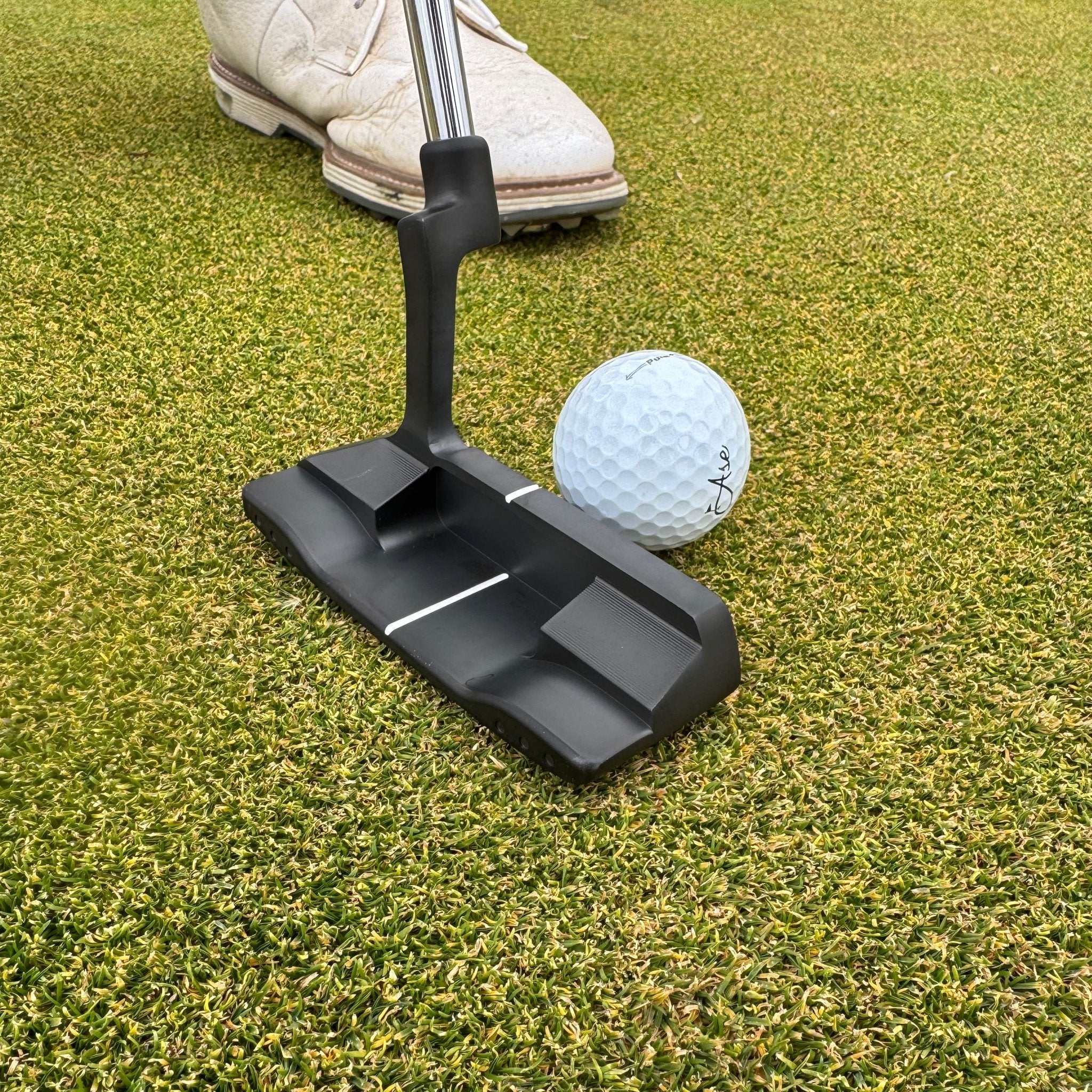 Ase Golf AG1 Blade Putter - Black Girl Golf
