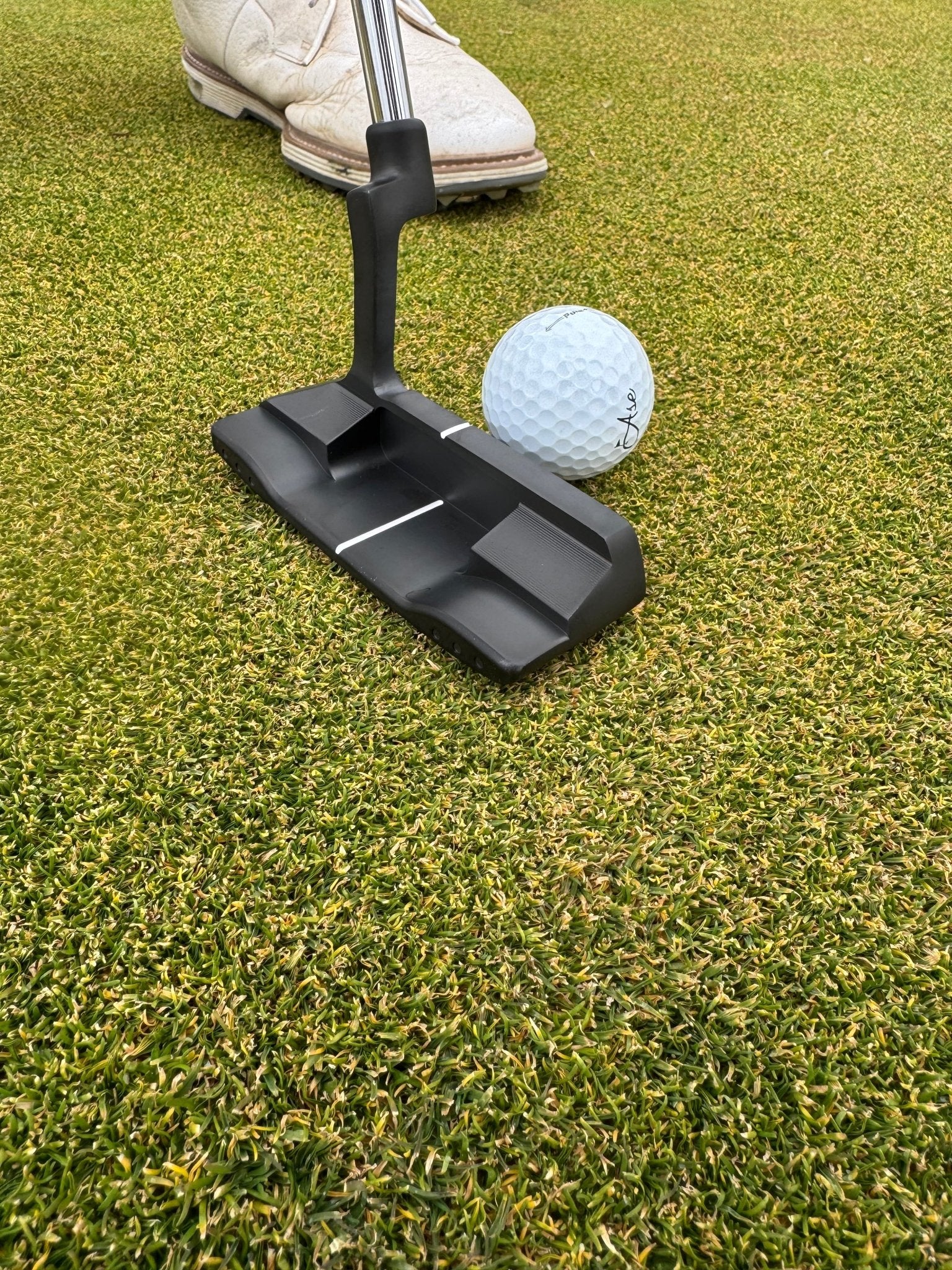 Ase Golf AG1 Blade Putter - Black Girl Golf