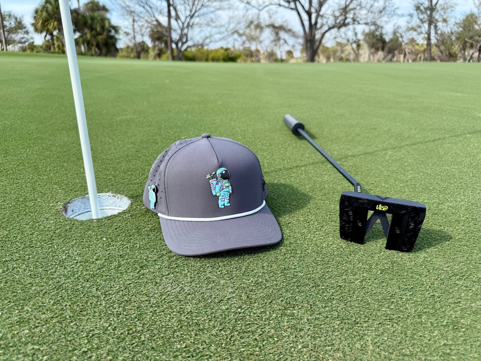 Astronaut Walker Golf Hat | Snapback Cap | Built - in Magnetic Ball Marker Holder + Marker Included | Adjustable Gray - Black Girl Golf