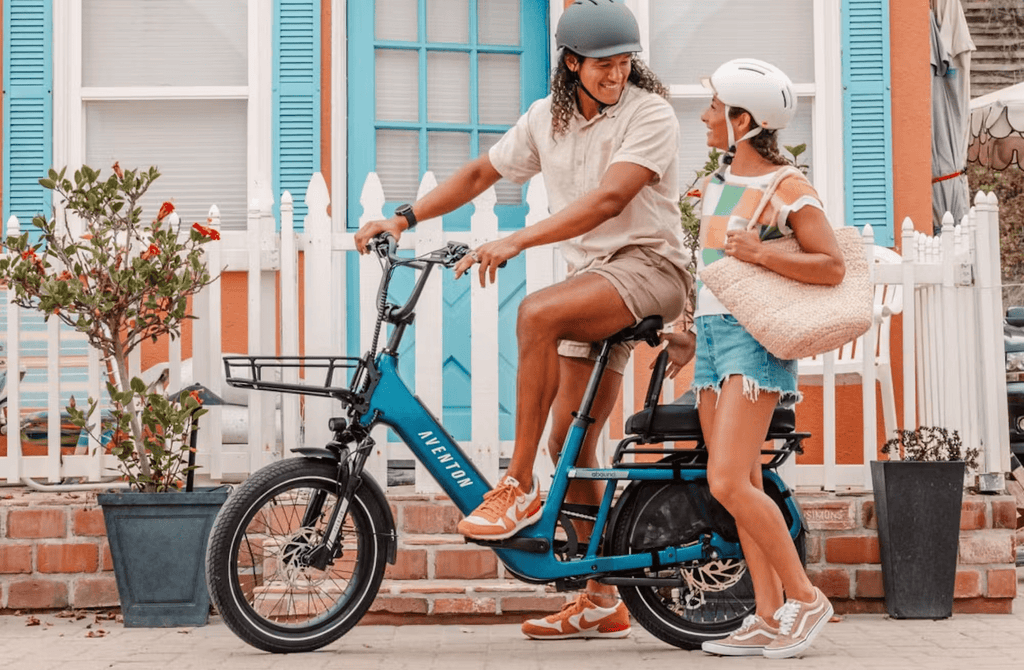 Aventon Abound SR Cargo E - Bike - Black Girl Golf