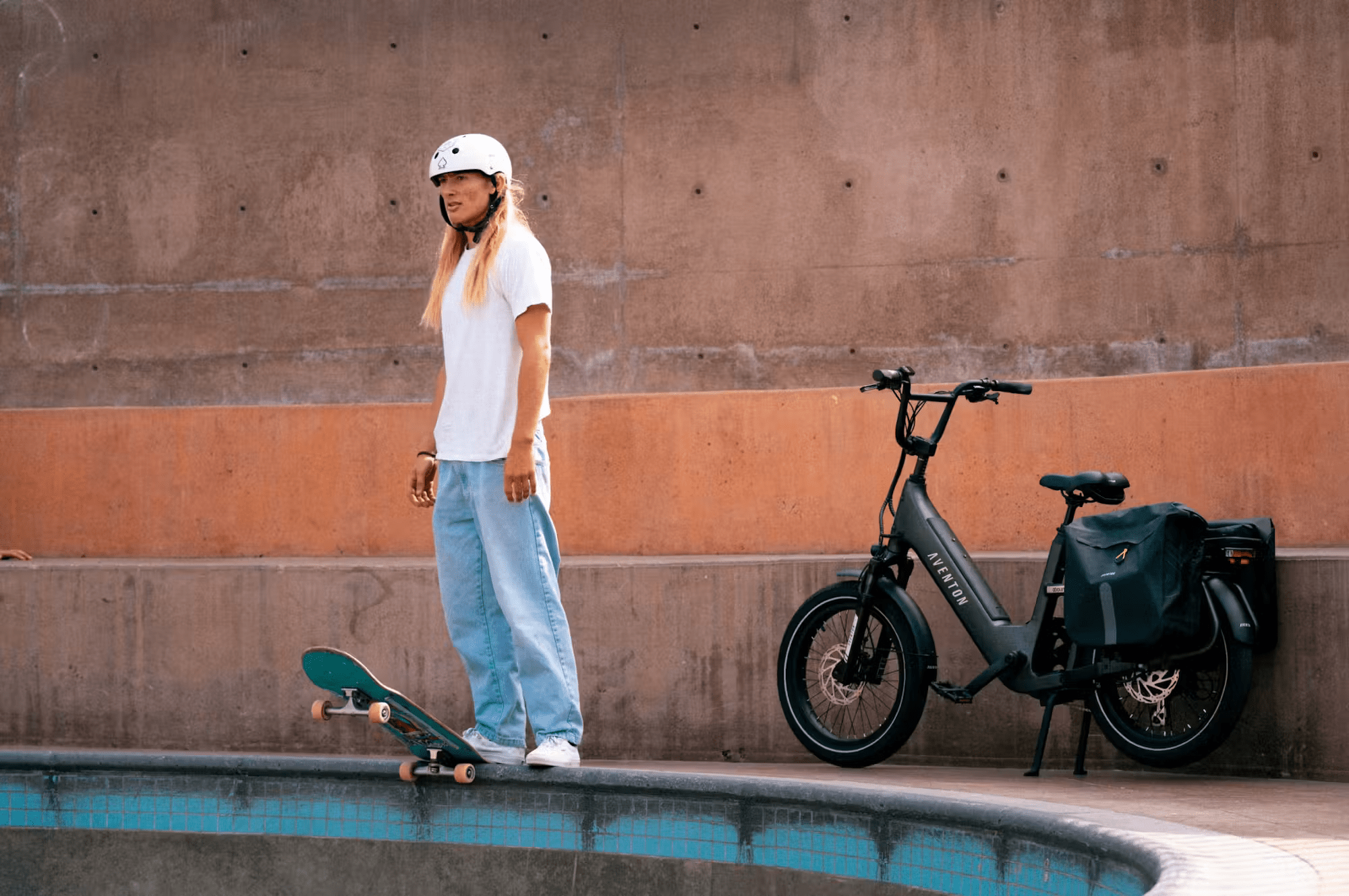 Aventon Abound SR Cargo E - Bike - Black Girl Golf