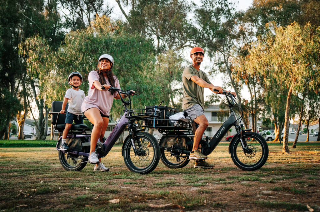 Aventon Abound SR Cargo E - Bike - Black Girl Golf