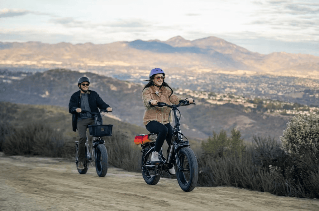 Aventon Sinch 2.5 Folding E - Bike - Black Girl Golf