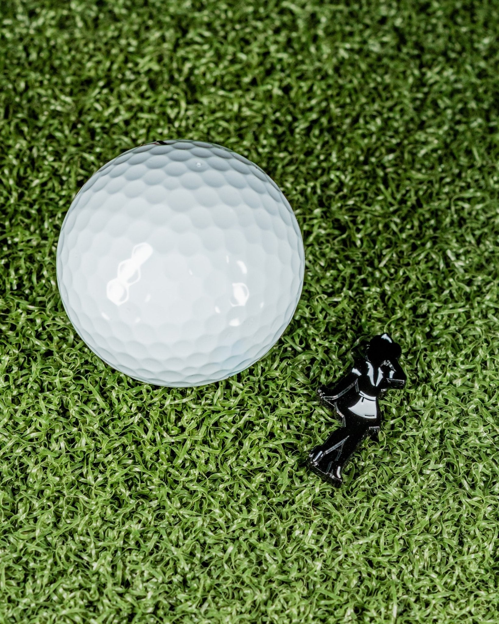 Blazy Susan Silhoutte - Ball Marker - Black Girl Golf