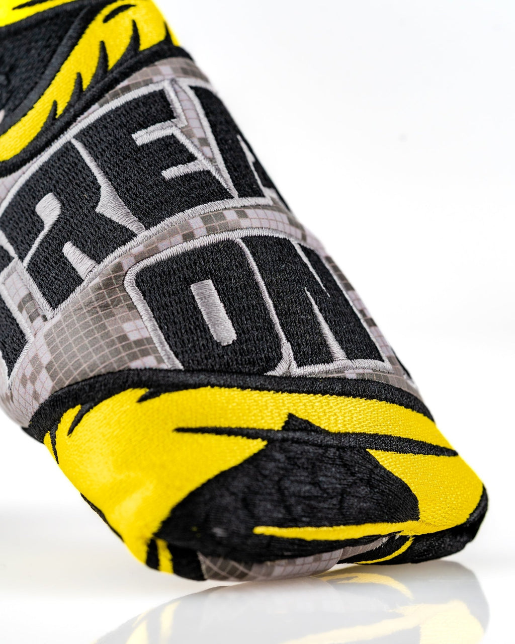 Don't Tread On Me 2.0 - Blade Putter Cover - Black Girl Golf