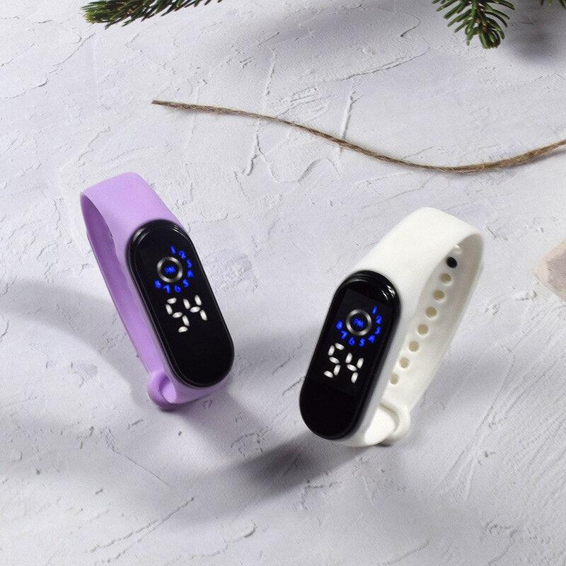 LED Electronic Boys Girls Watch Digital Silicone Wristwatch Fashion Casual Universal Watch Unisex Sport Watch Led Digital Silicone Strap Digital LED Sports Watch For Women Kids - Black Girl Golf