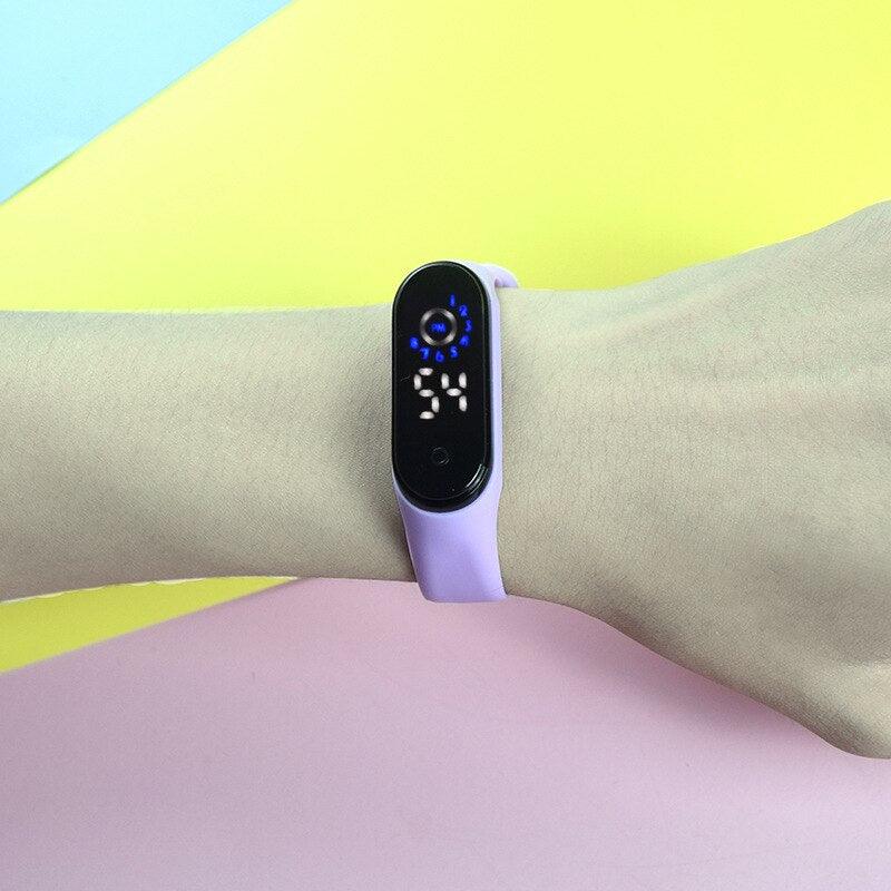 LED Electronic Boys Girls Watch Digital Silicone Wristwatch Fashion Casual Universal Watch Unisex Sport Watch Led Digital Silicone Strap Digital LED Sports Watch For Women Kids - Black Girl Golf