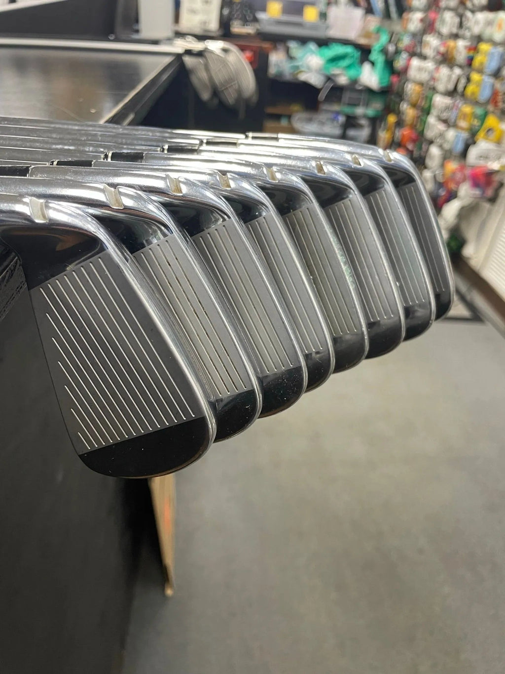 TaylorMade Rocketbladez Tour Iron Set (Used) - Black Girl Golf