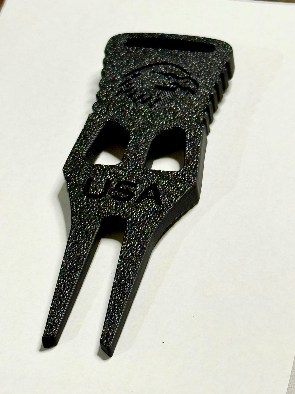 "The Vet" Divot Tool & Ball Marker 1.0 - Blackout - Black Girl Golf