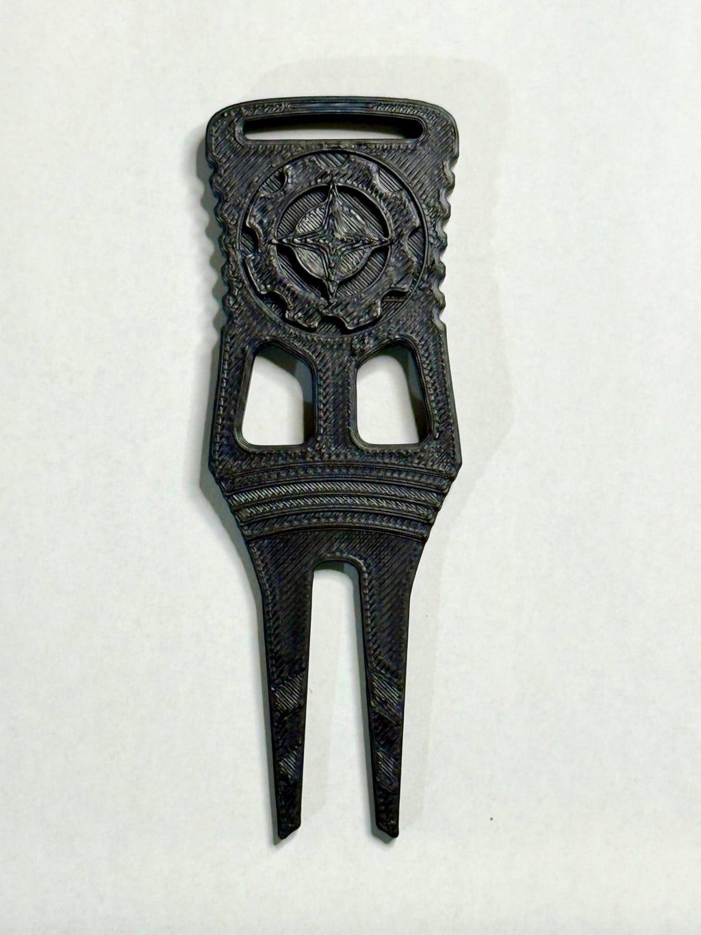 "The Vet" Divot Tool & Ball Marker 1.0 - Blackout - Black Girl Golf