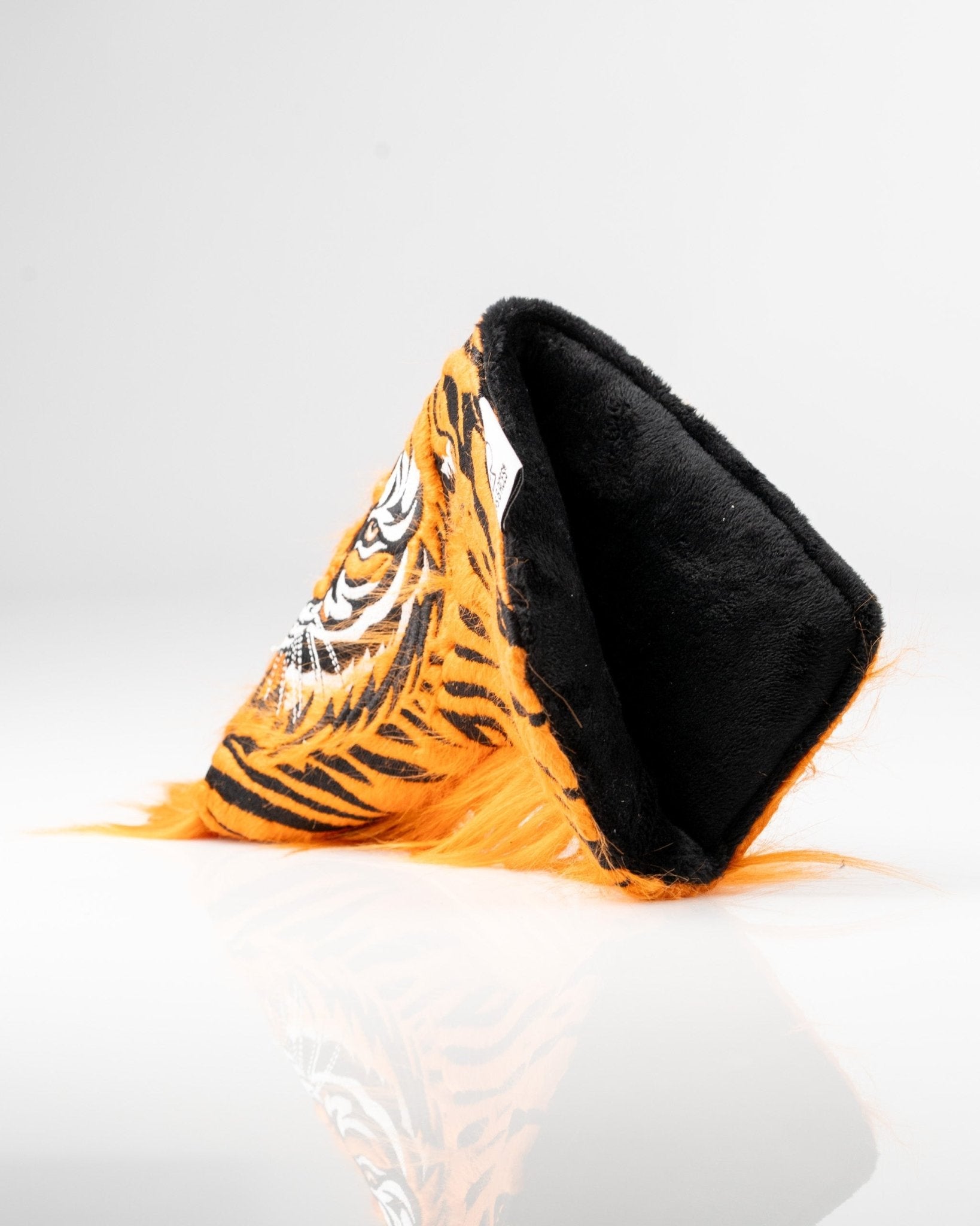 Tiger - Blade Putter Cover - Black Girl Golf