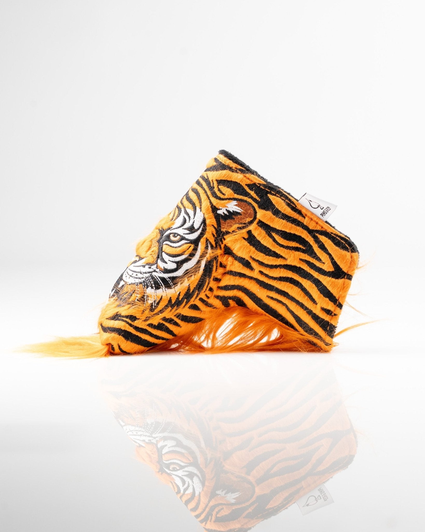 Tiger - Blade Putter Cover - Black Girl Golf